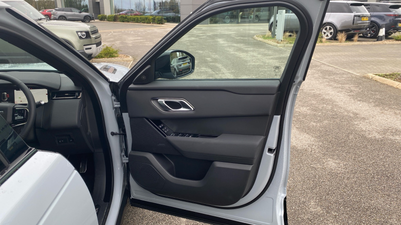 Land Rover Range Rover Velar 2.0 D200 MHEV Dynamic SE 5dr Auto Diesel Estate